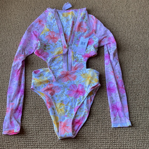 Love Shake Fancy x Hurley one piece swimsuit NWT - Picture 14 of 16